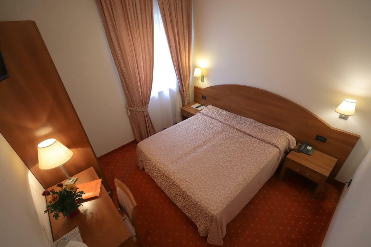 Hotel Da Roberto ลาซีเซ ภายนอก รูปภาพ