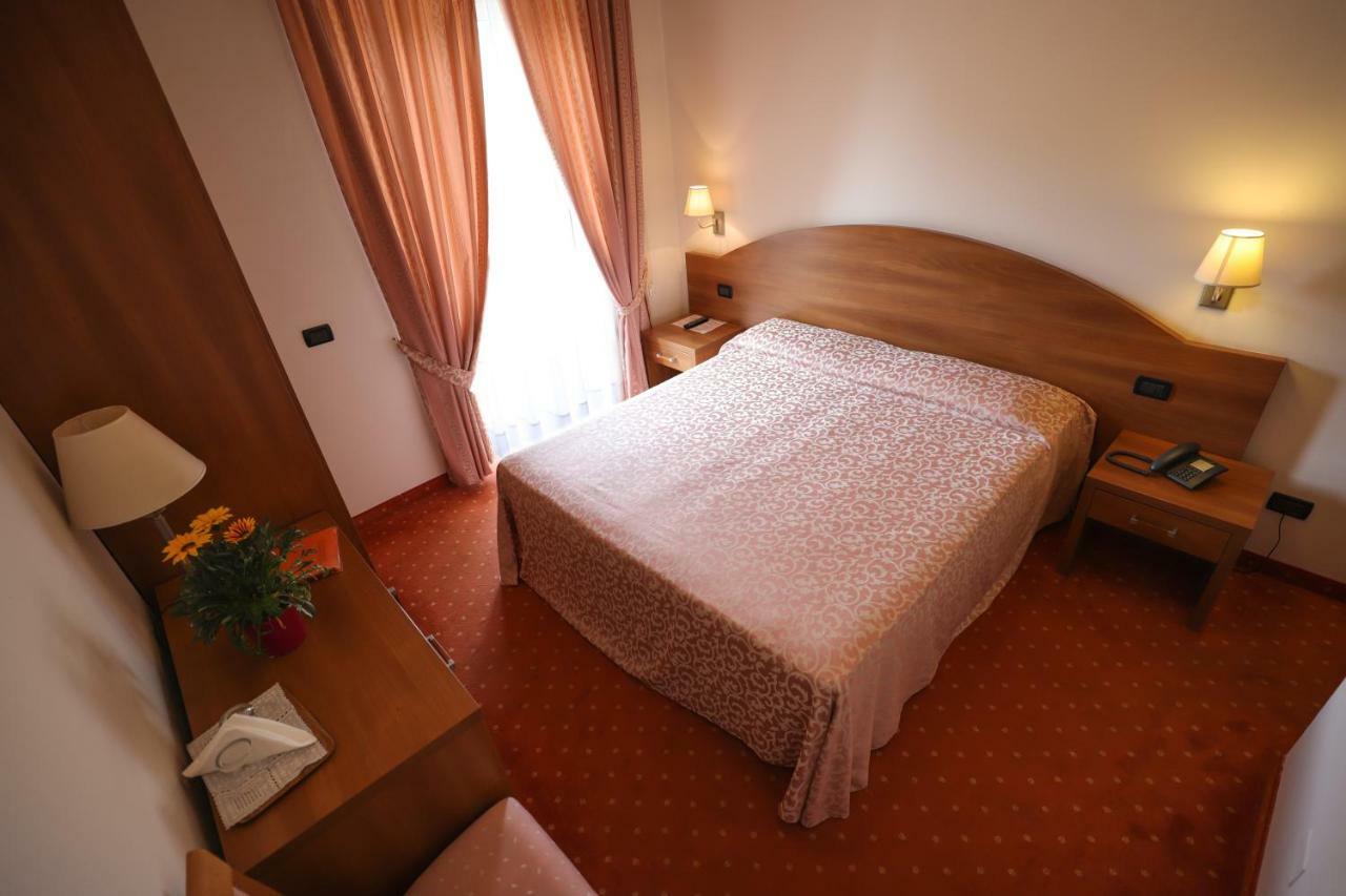Hotel Da Roberto ลาซีเซ ภายนอก รูปภาพ