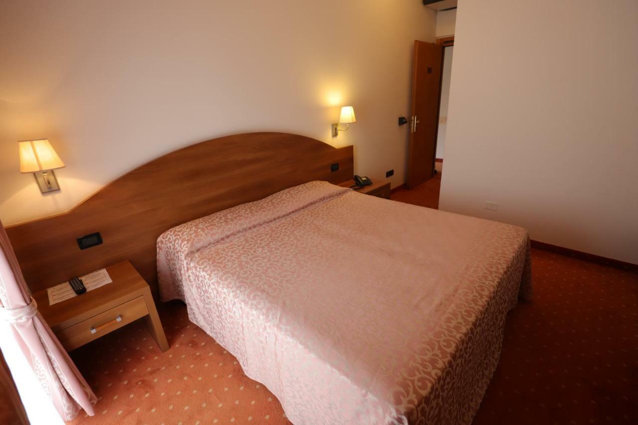 Hotel Da Roberto ลาซีเซ ภายนอก รูปภาพ