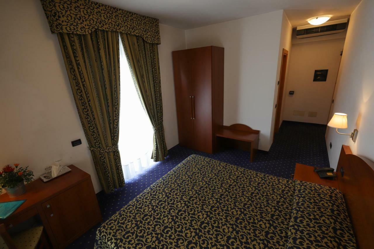 Hotel Da Roberto ลาซีเซ ภายนอก รูปภาพ