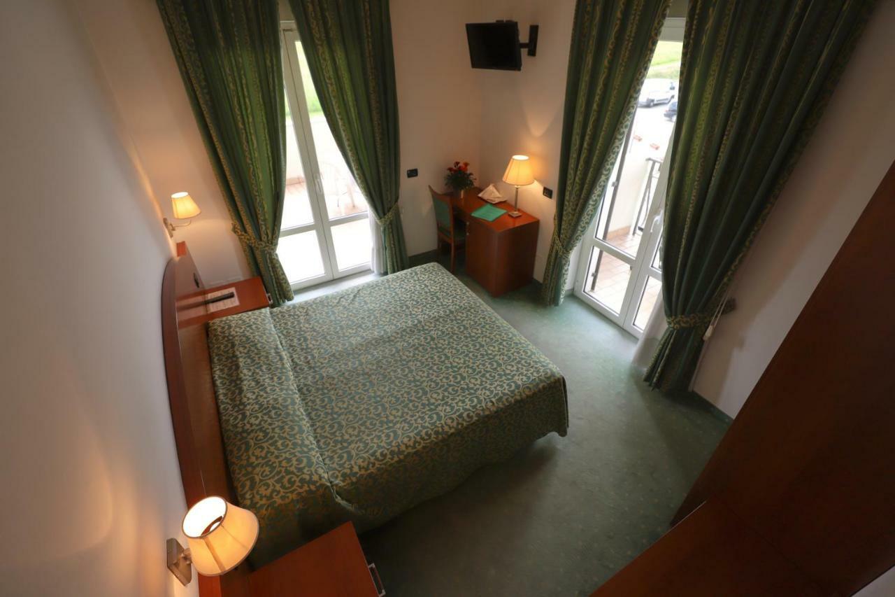 Hotel Da Roberto ลาซีเซ ภายนอก รูปภาพ