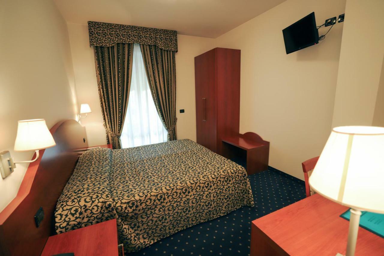 Hotel Da Roberto ลาซีเซ ภายนอก รูปภาพ